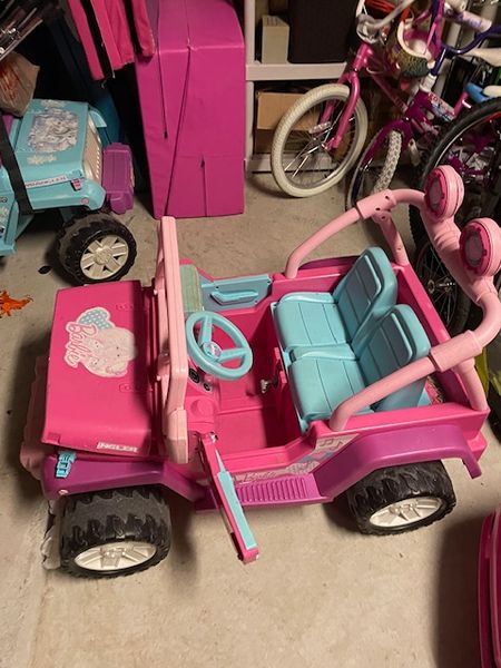 Barbie Jeep with battery.